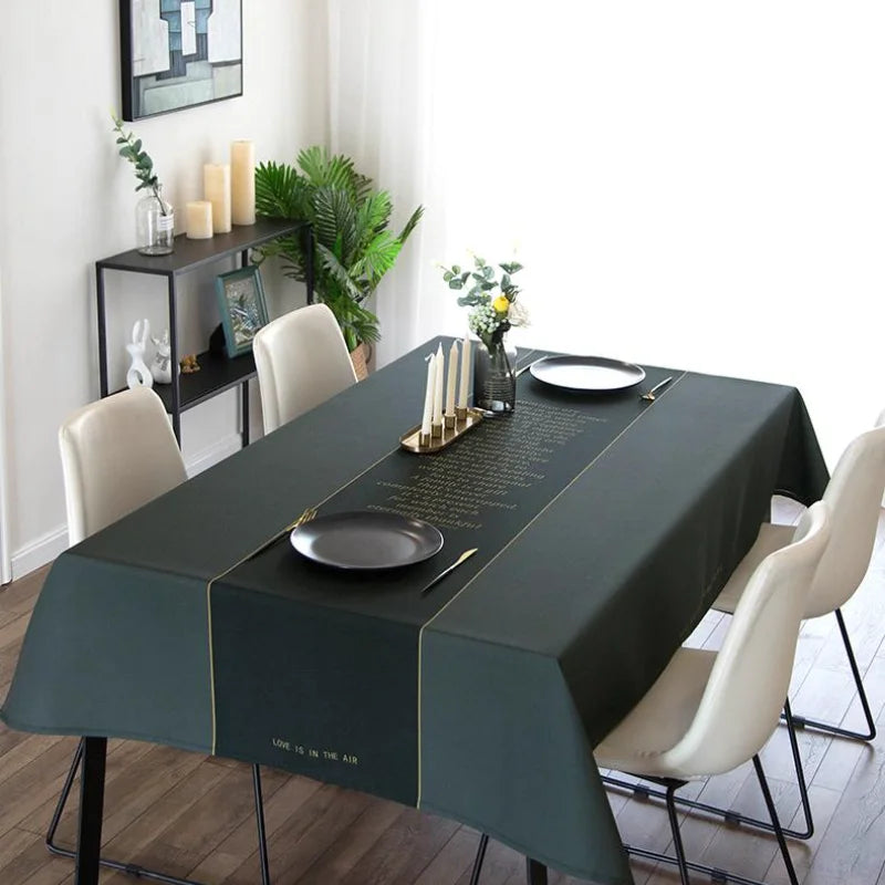 Transforme sua mesa em um ambiente sofisticado com a Toalha de Mesa Retangular Nordic Simplicity